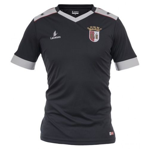 A forma masculina do goleiro do clube de futebol Braga 2016/2017 Inicio (conjunto: T-shirt + calções + leggings)