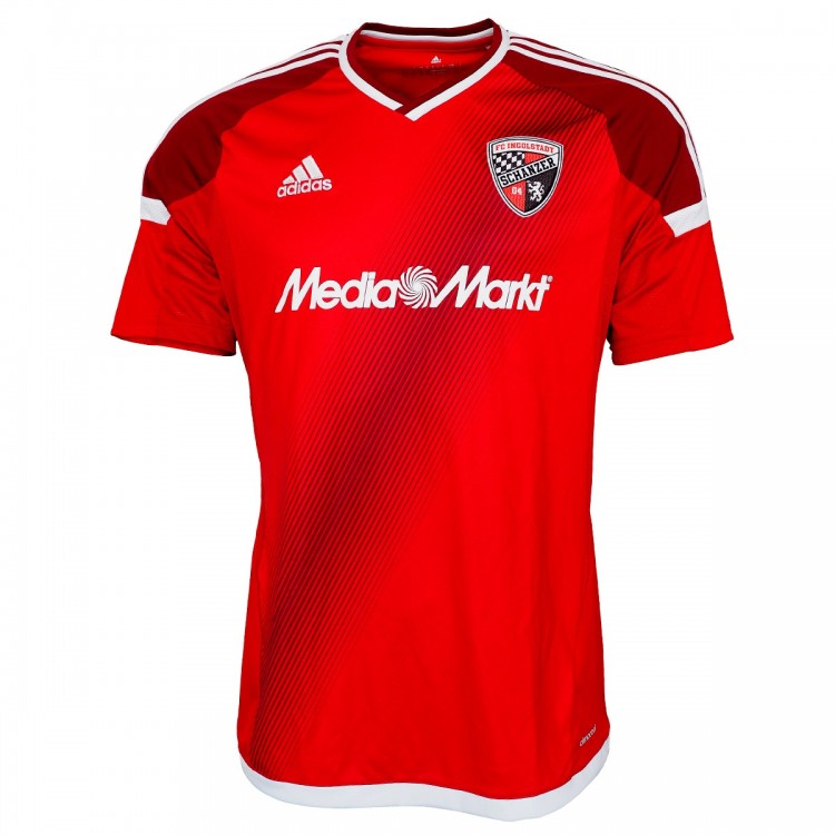 A forma do clube de futebol Ingolstadt 04 2016/2017 (conjunto: T-shirt + calções + leggings)