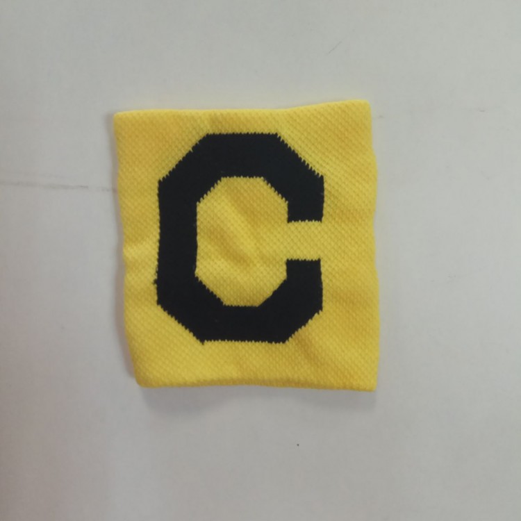 Капитанские повязки "C" на липучке желтая