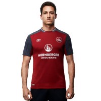 A forma do clube de futebol Nuremberg 2017/2018 (conjunto: T-shirt + calções + leggings)