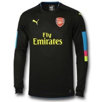 A forma masculina do goleiro de futebol do clube Arsenal 2016/2017 Inicio (conjunto: T-shirt + calções + leggings)