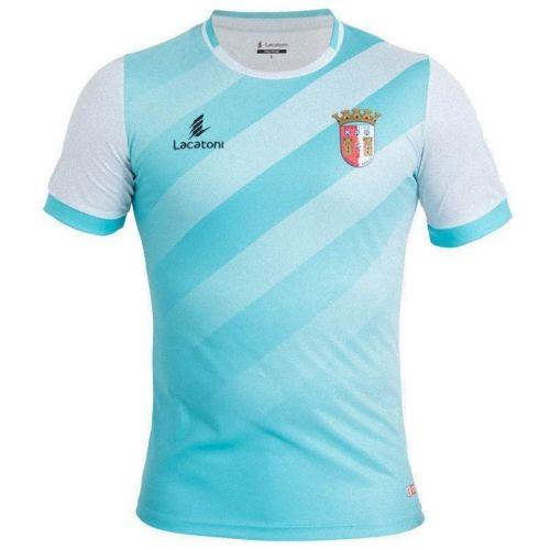 La forma masculina del club de fútbol portero Braga 2017/2018 Invitado (conjunto: camiseta + pantalones cortos + polainas)