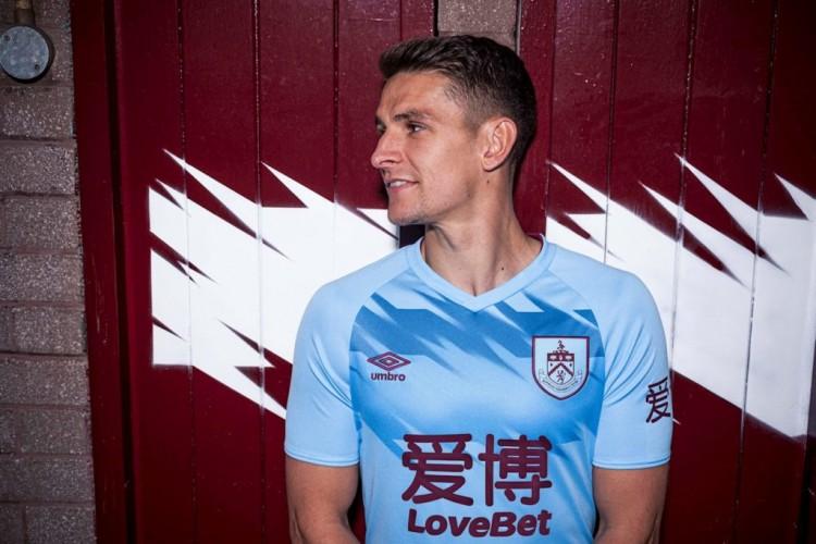 Футболка футбольного клуба Бернли 2019/2020 Гостевая
