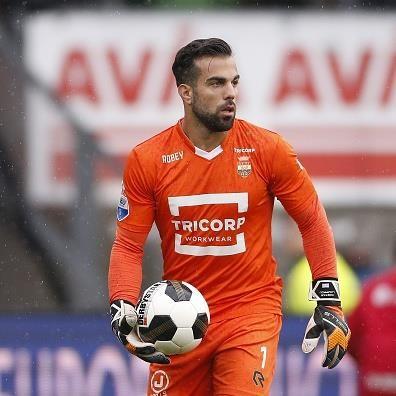 A forma masculina do goleiro do time de futebol Willem II 2016/2017 (conjunto: camiseta + short + leggings)