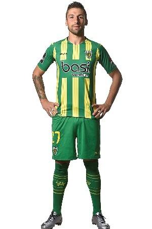 A forma do clube de futebol Tondela 2016/2017 (conjunto: T-shirt + calções + leggings)