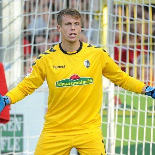 A forma masculina do clube de futebol goleiro Freiburg 2016/2017 Convidado (conjunto: T-shirt + calções + leggings)