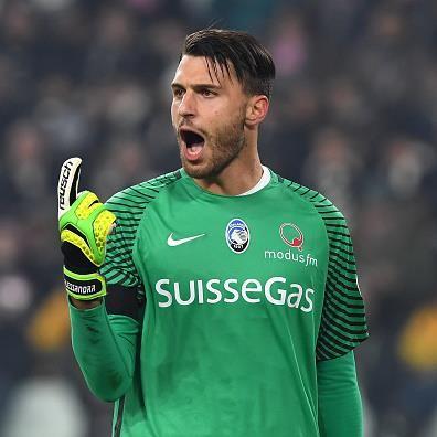 The male kit of the goalkeeper of the football club Atalanta 2016/2017 (set: T-shirt + shorts + leggings)